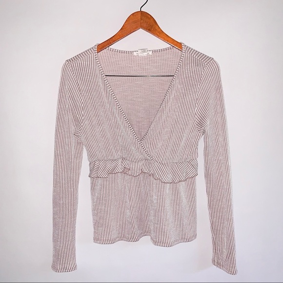 🌼 5 for $30 Caution To The Wind Ruffle Ribbed Crossover Faux Wrap Top - Picture 6 of 7